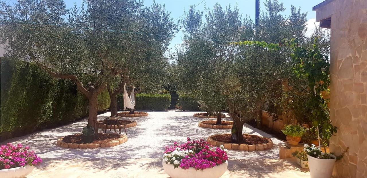 הוילה מרטינה פרנקה I Cinque Trulli With Swimming Pool מראה חיצוני תמונה